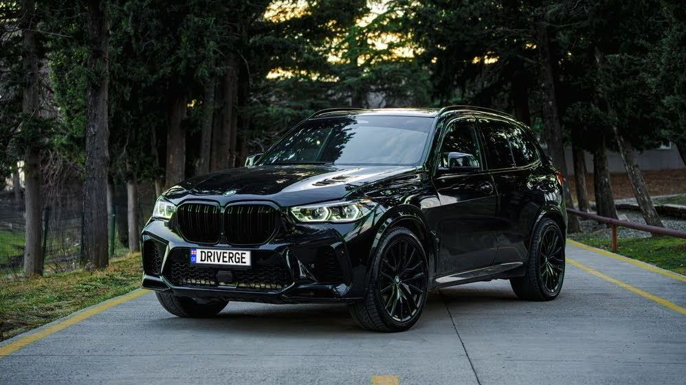 BMW X5 M50i