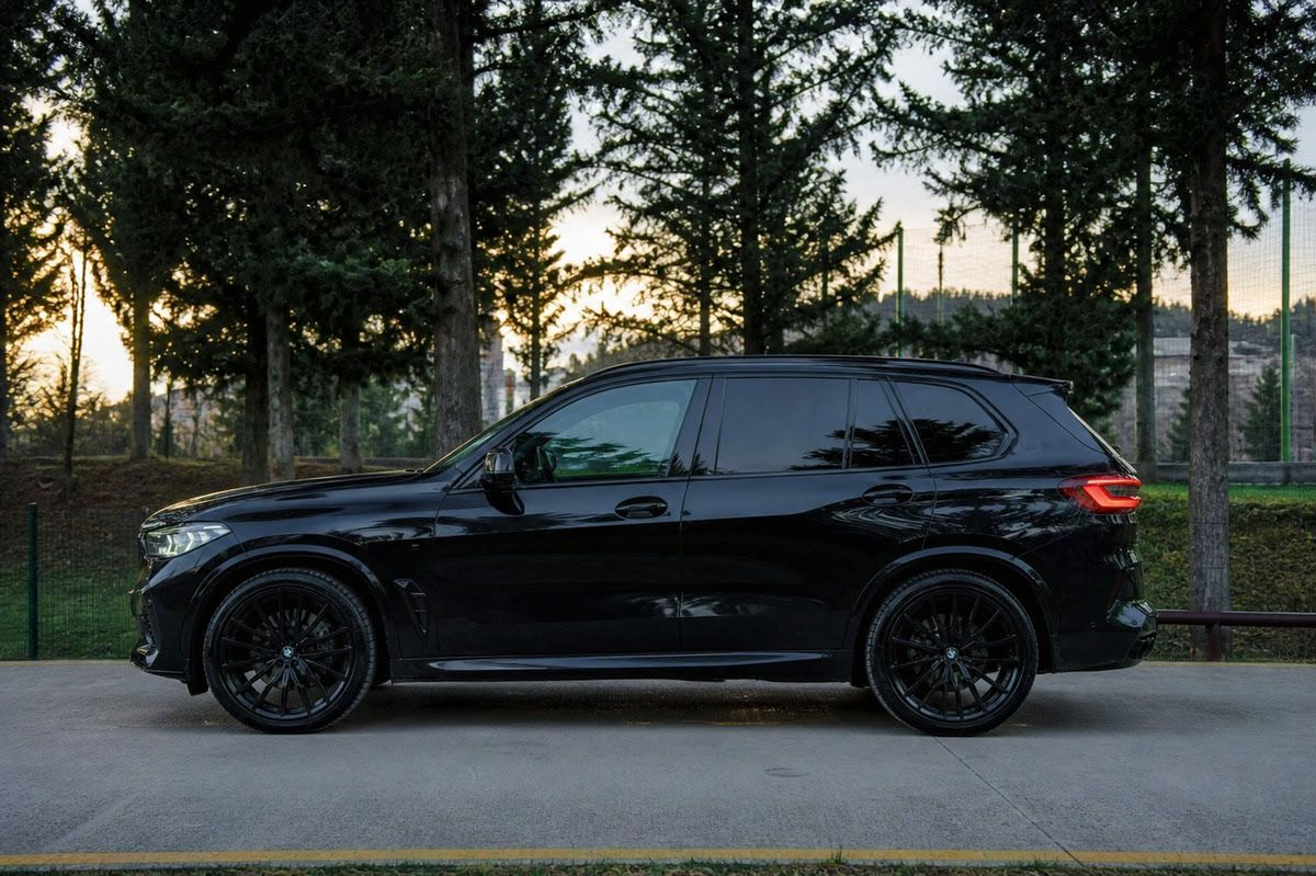 BMW X5 M50i
