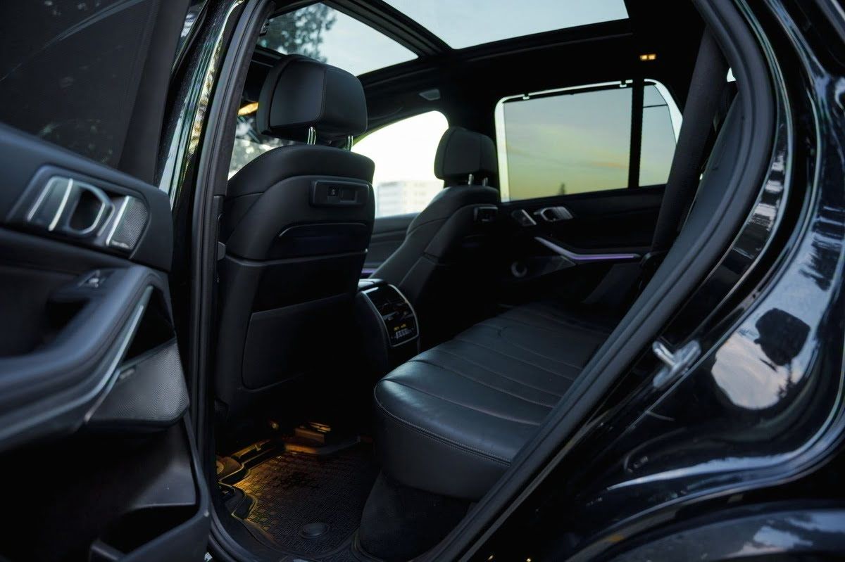 BMW X5 M50i