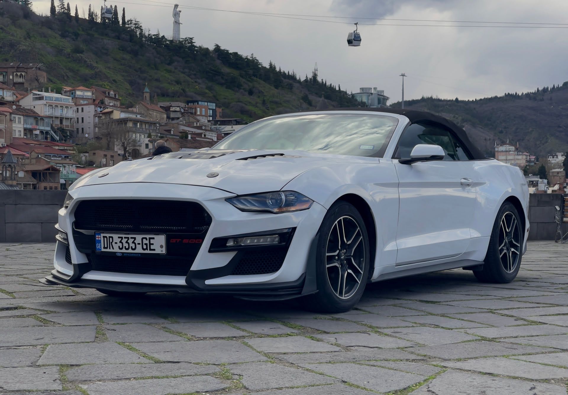 Ford Mustang cab.